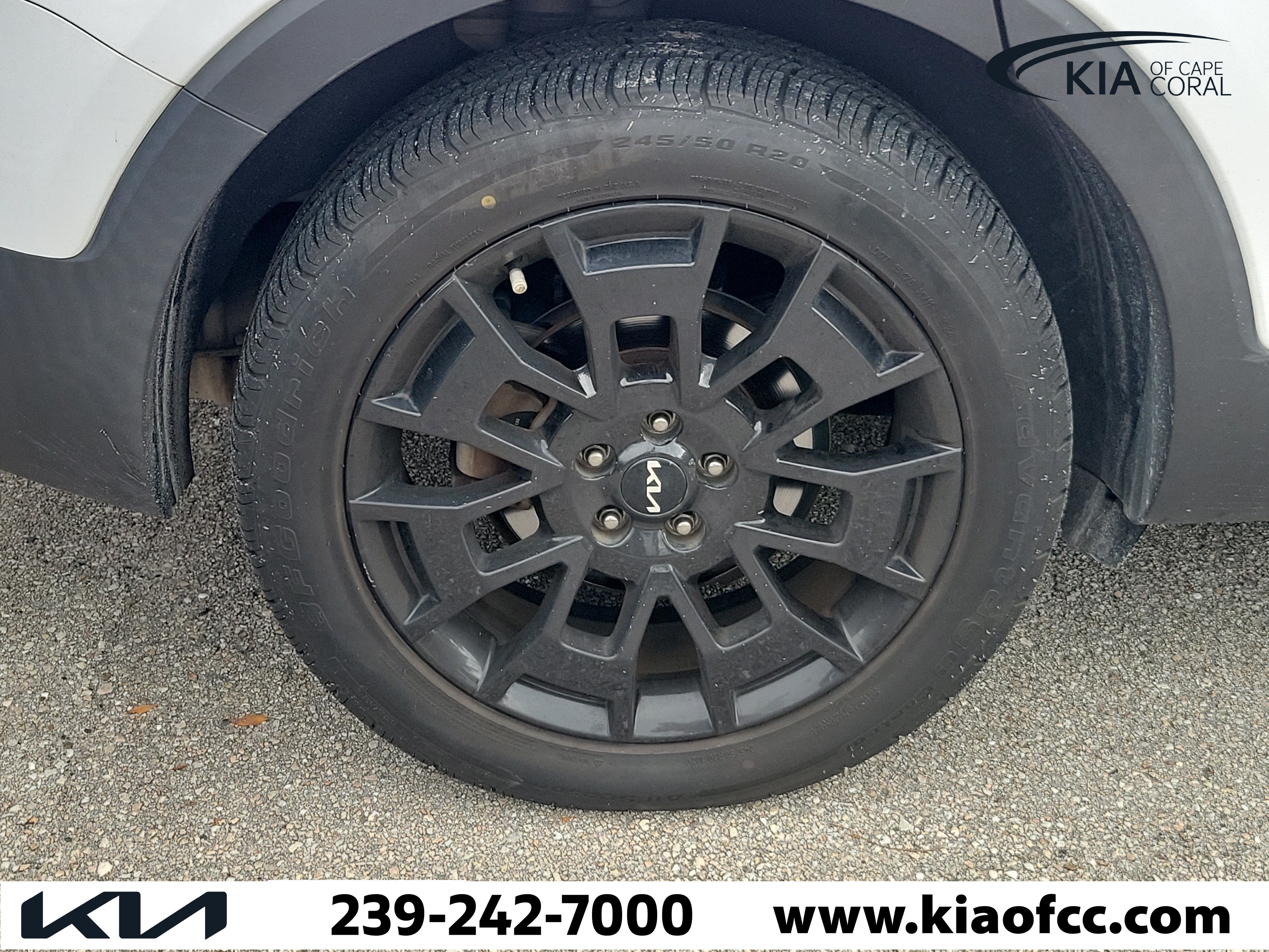 Used 2022 Kia Telluride SX w/ SX Prestige Package AWD/4WD image 7