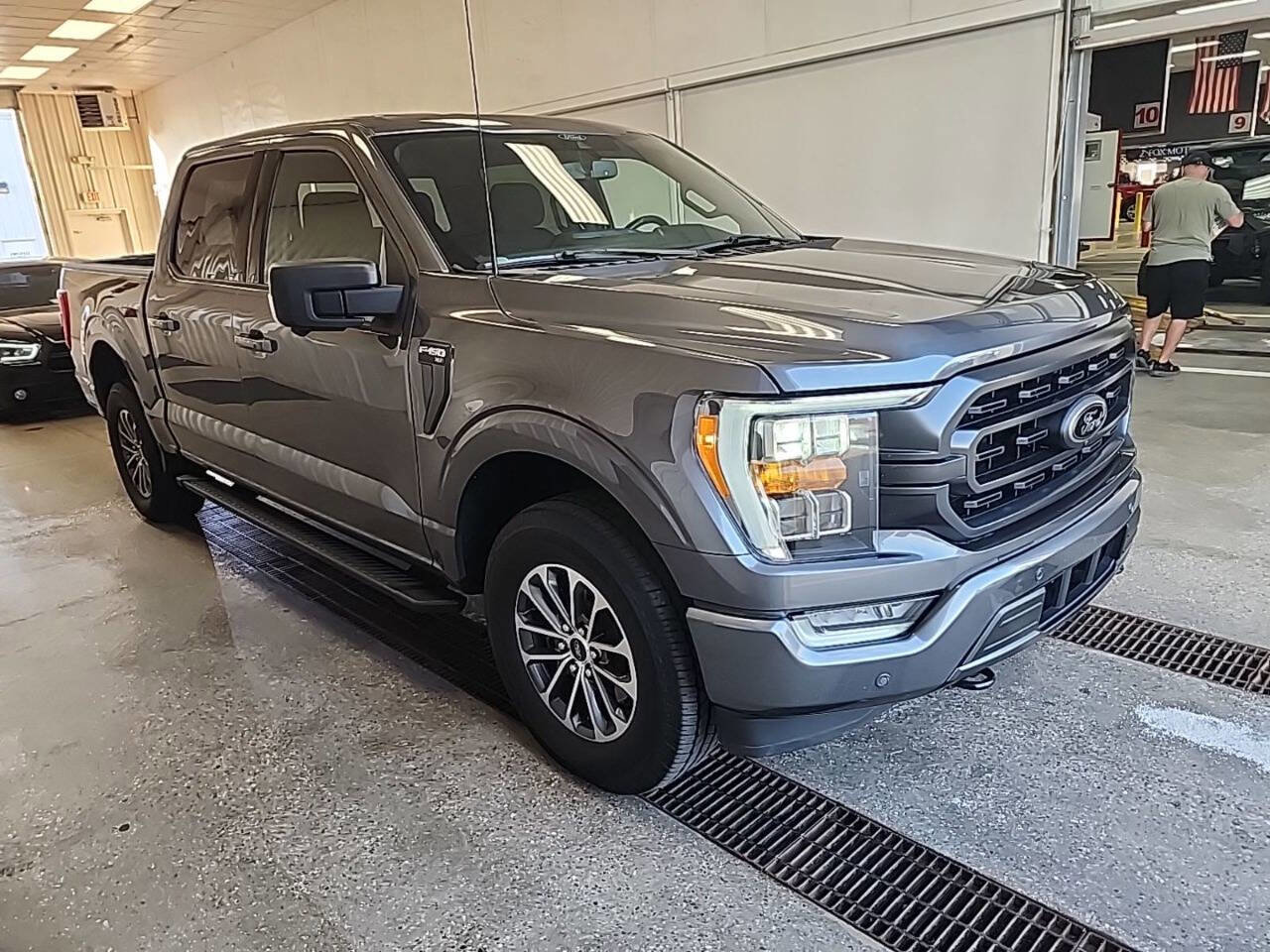 Used 2022 Ford F150 XLT w/ Equipment Group 302A High image 4
