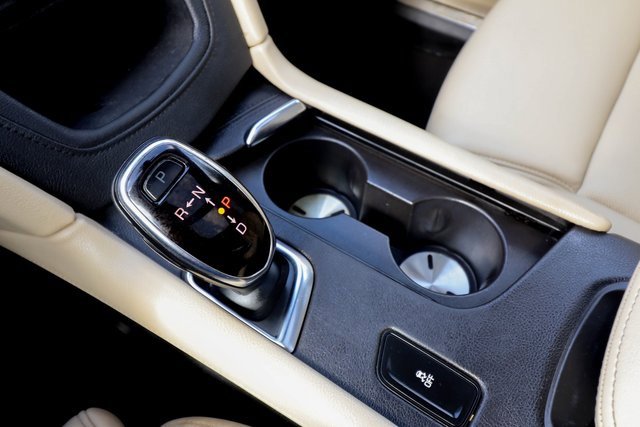 Used 2017 Cadillac XT5 Luxury w/ Driver Awareness Package image 12