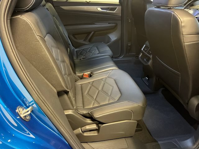 Certified 2024 Volkswagen Atlas Cross Sport SE FWD image 13