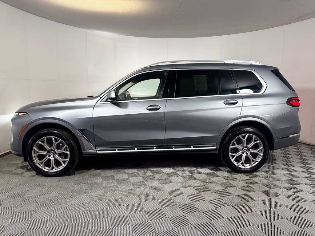 Used 2023 BMW X7 xDrive40i image 3