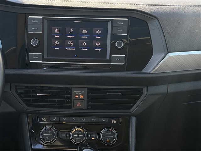 Used 2024 Volkswagen Jetta SE image 15