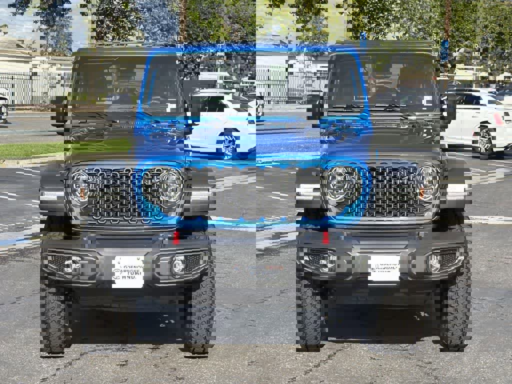 Used 2024 Jeep Wrangler Unlimited Rubicon image 2