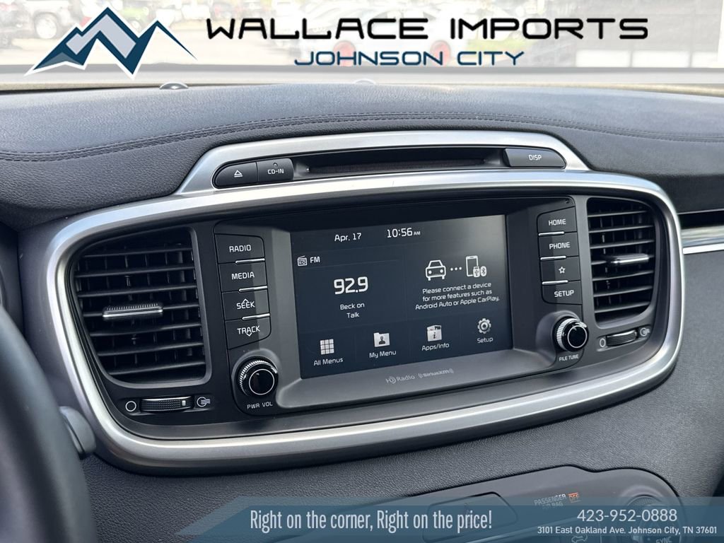 Used 2019 Kia Sorento LX w/ LX Convenience Package image 14