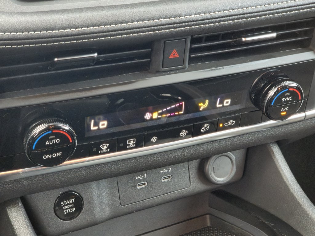 Used 2025 Nissan Rogue SV FWD image 19