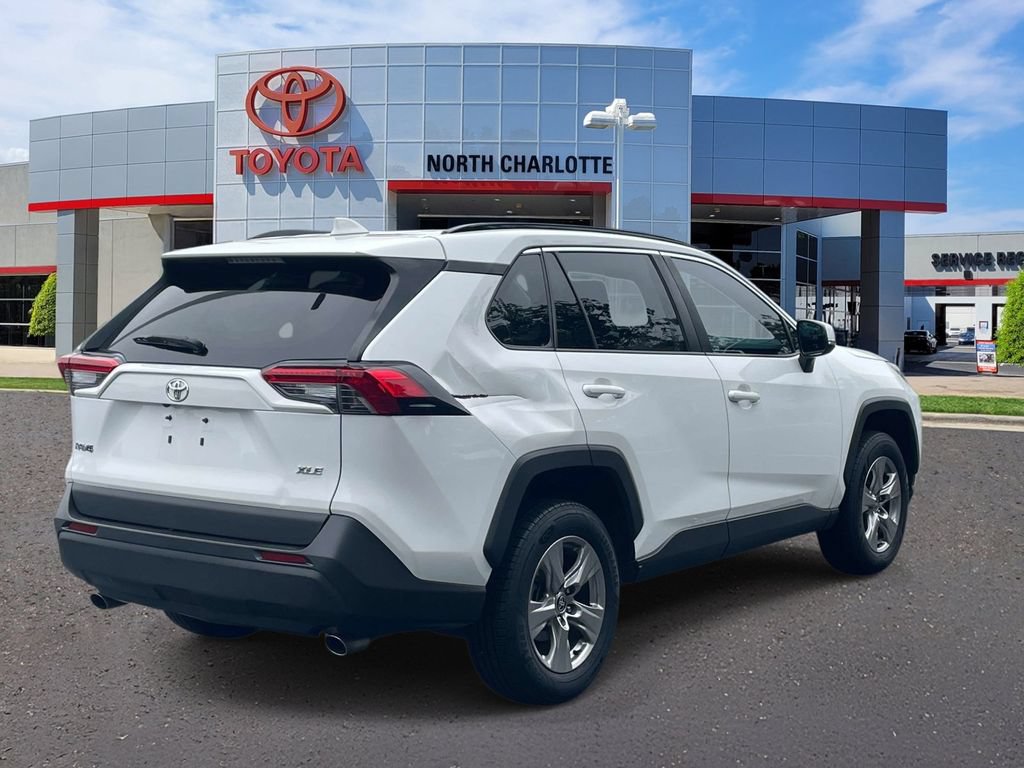 Used 2022 Toyota RAV4 XLE w/ Convenience Package FWD image 7