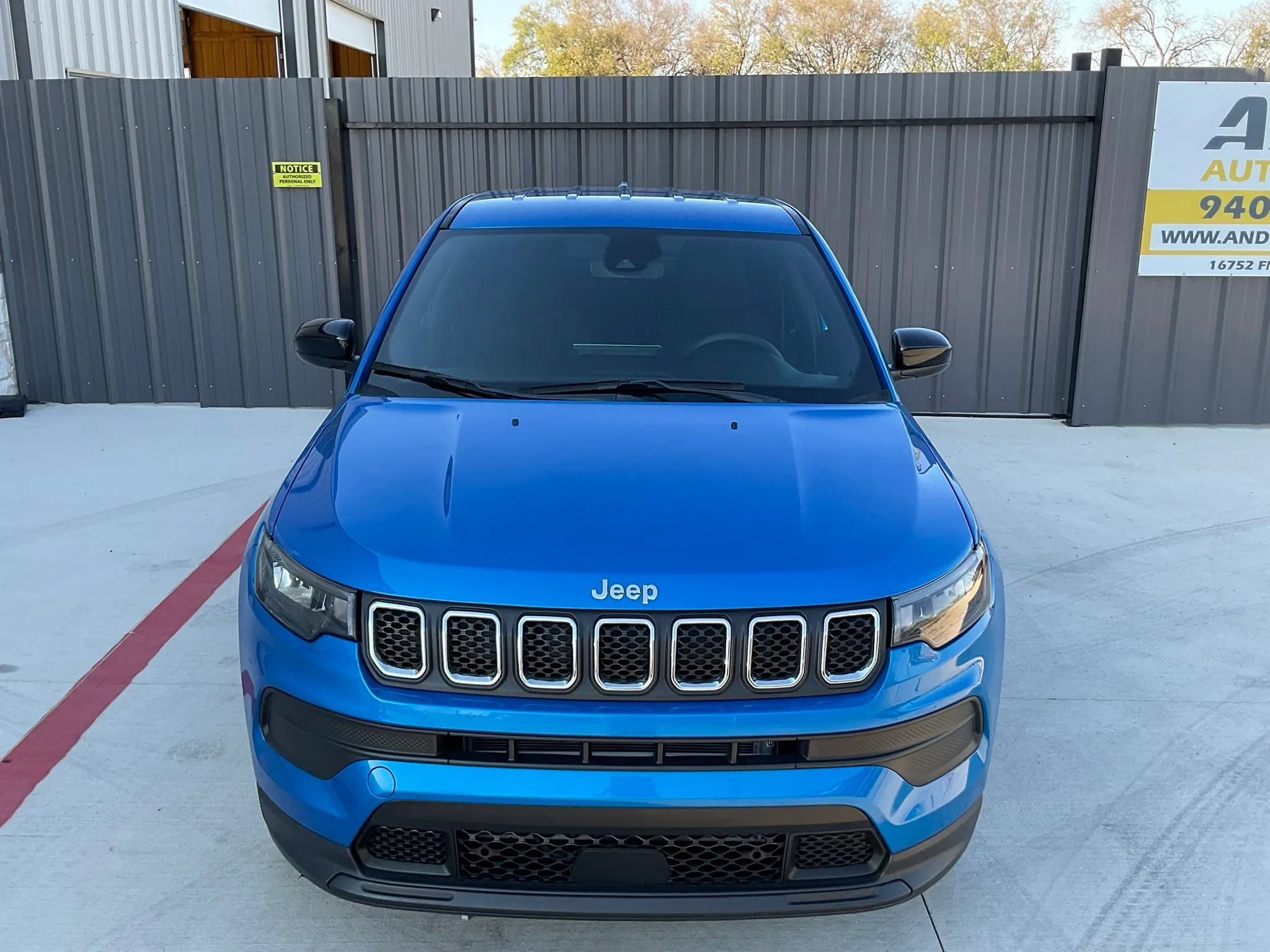 Used 2023 Jeep Compass Sport AWD/4WD image 3