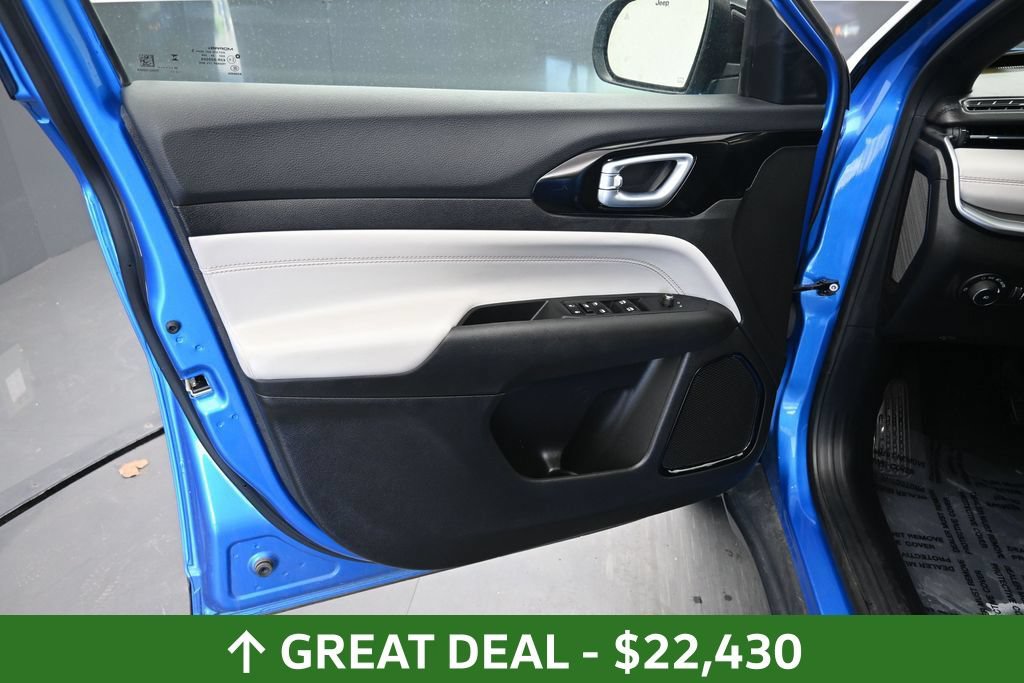 Used 2025 Jeep Compass Limited AWD/4WD image 19