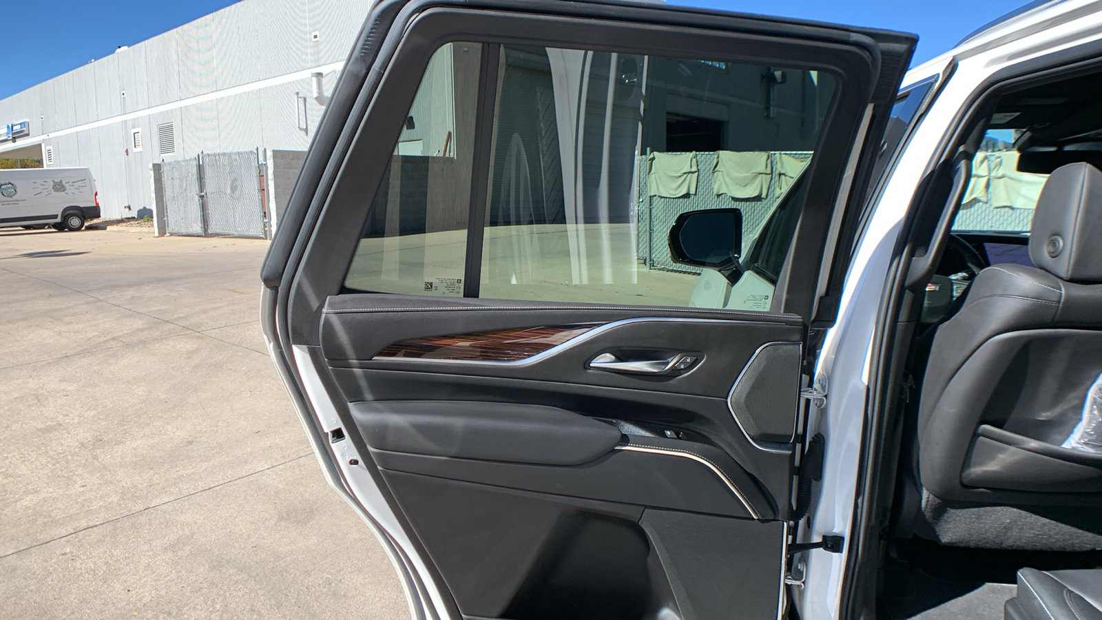 Used 2022 Cadillac Escalade Luxury image 23