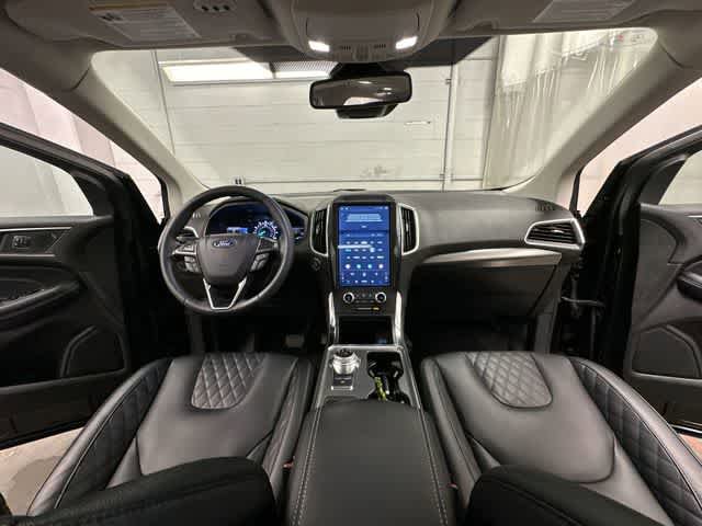 Used 2024 Ford Edge Titanium w/ Equipment Group 301A AWD/4WD image 22
