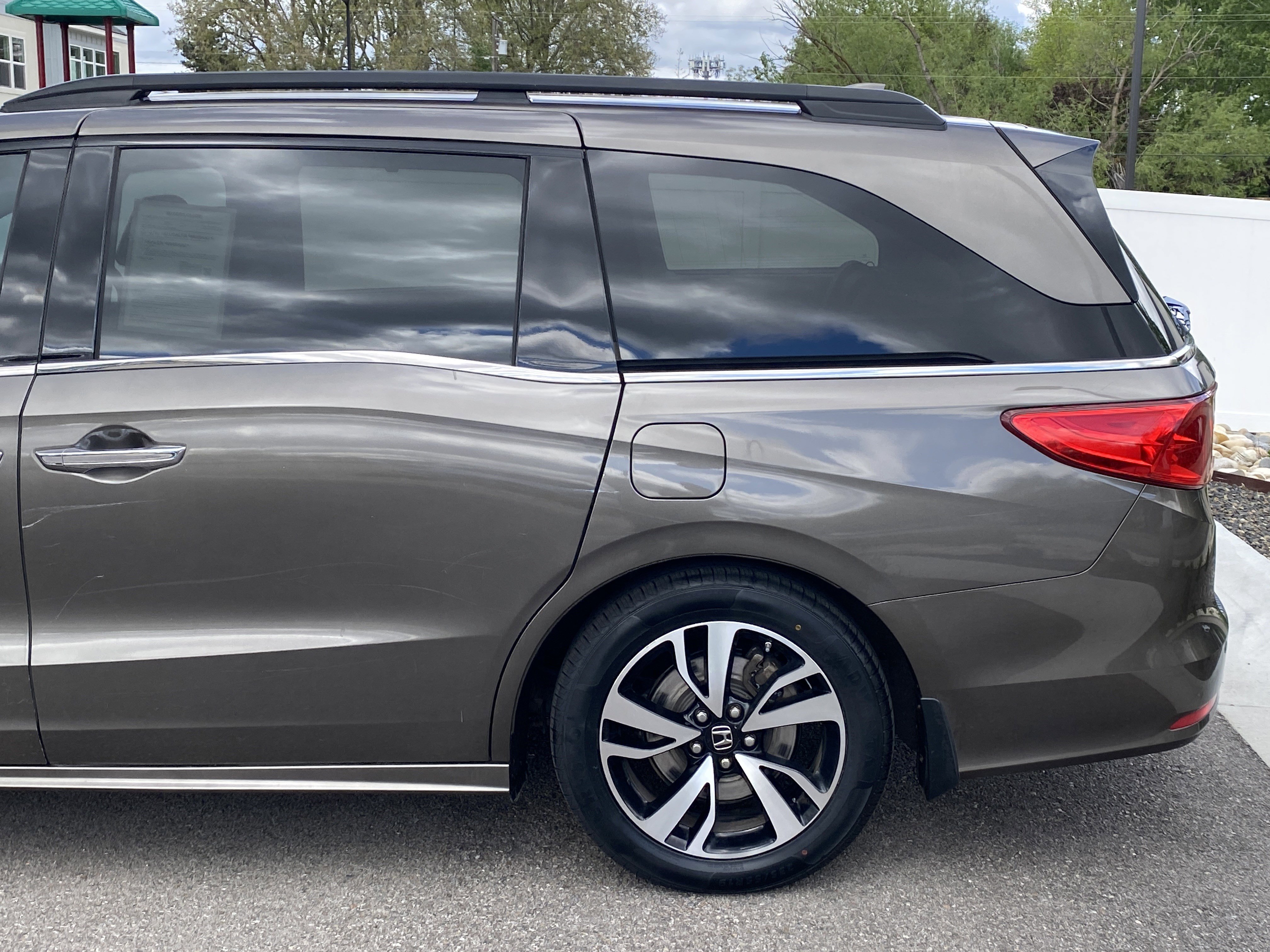 Used 2018 Honda Odyssey Elite image 4
