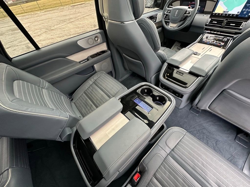 Used 2024 Lincoln Navigator L Black Label image 21