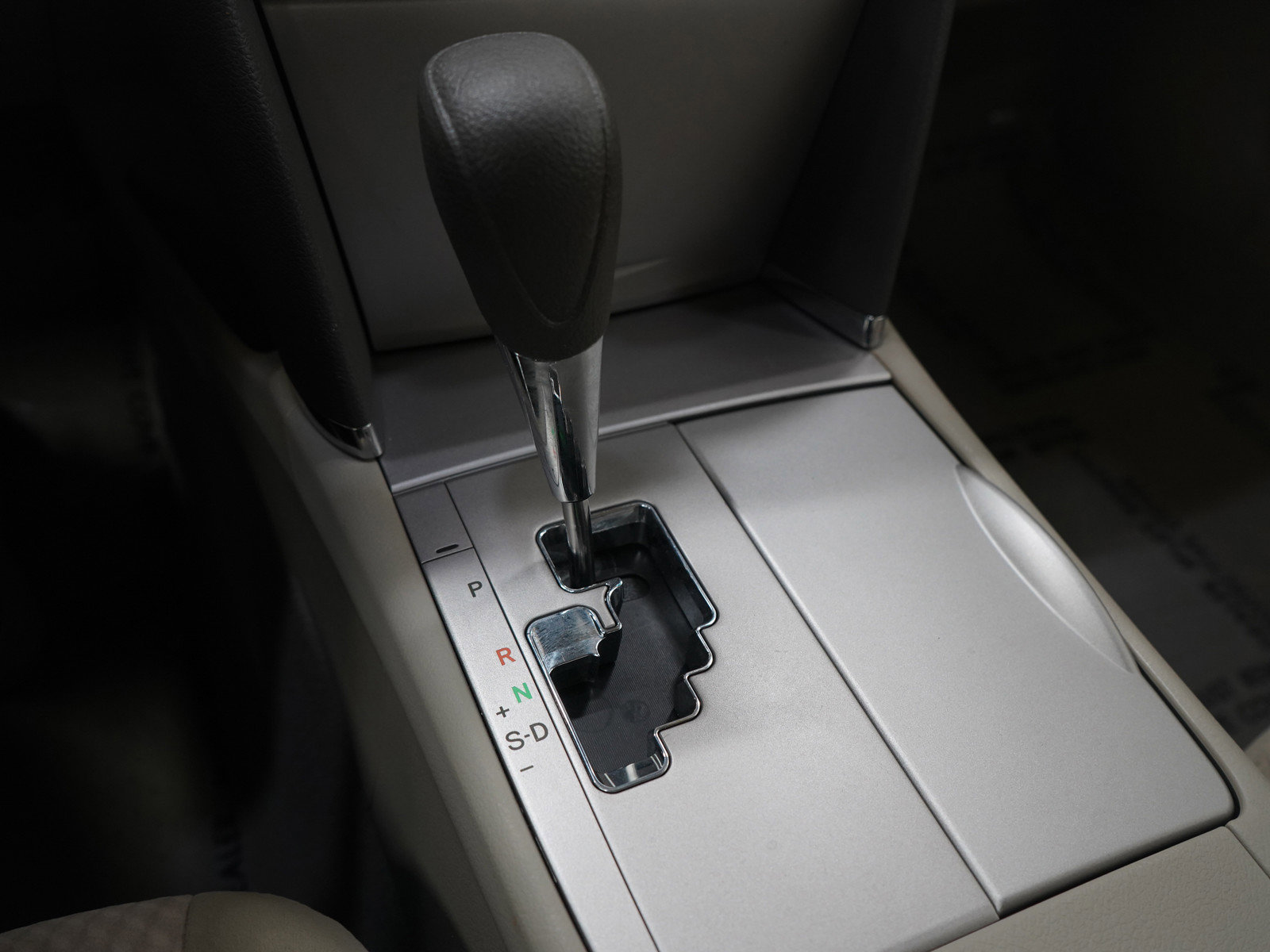 Used 2010 Toyota Camry LE FWD image 21