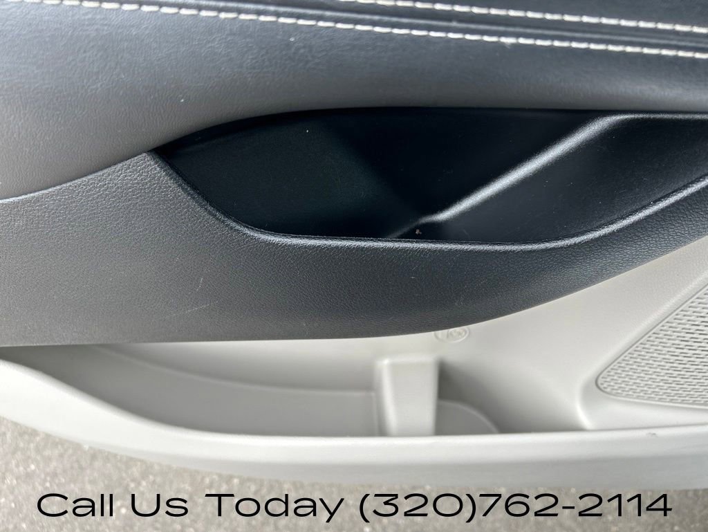 Used 2024 Chrysler Pacifica Touring-L FWD image 14