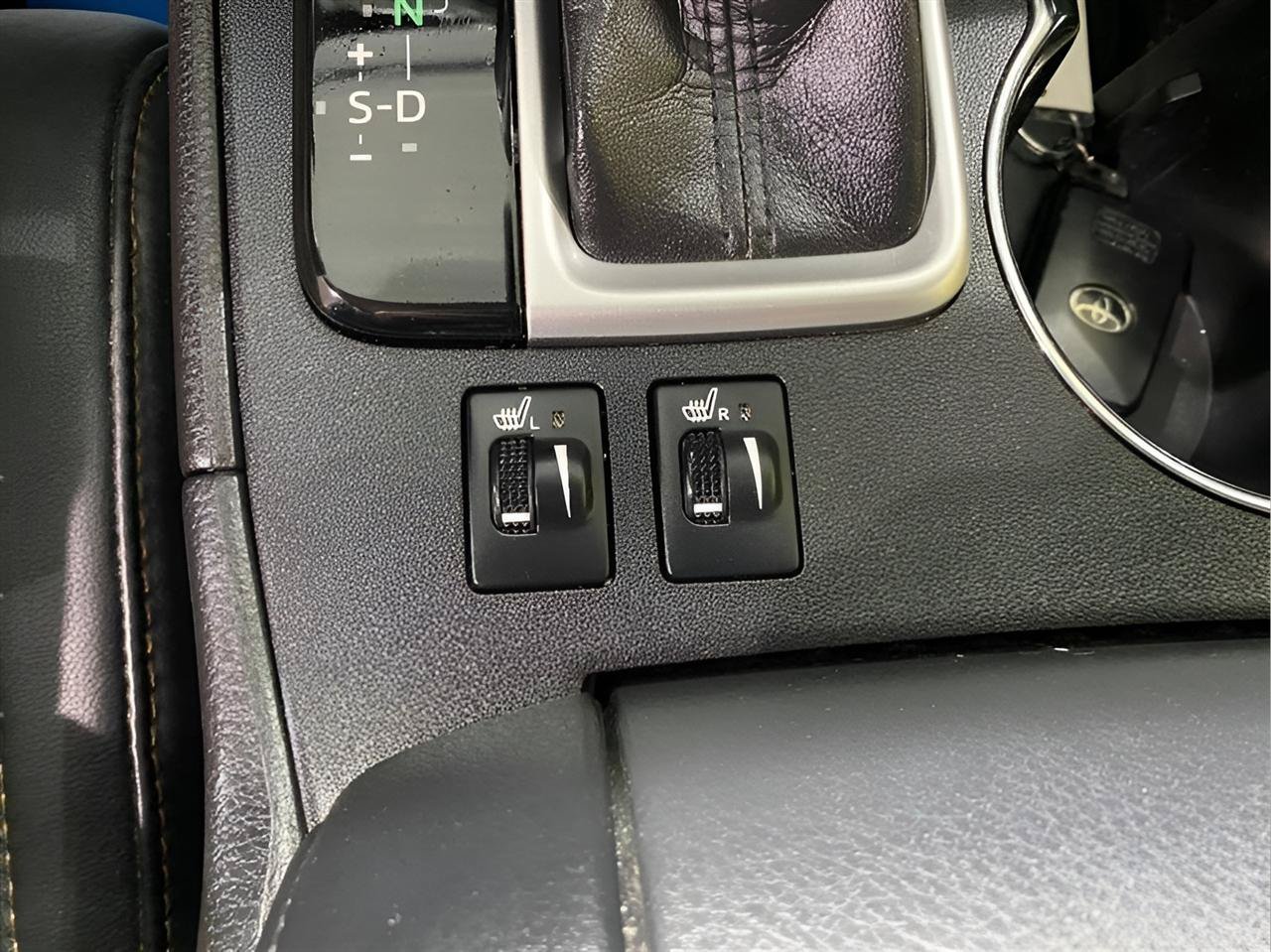 Used 2018 Toyota Highlander XLE AWD/4WD image 16