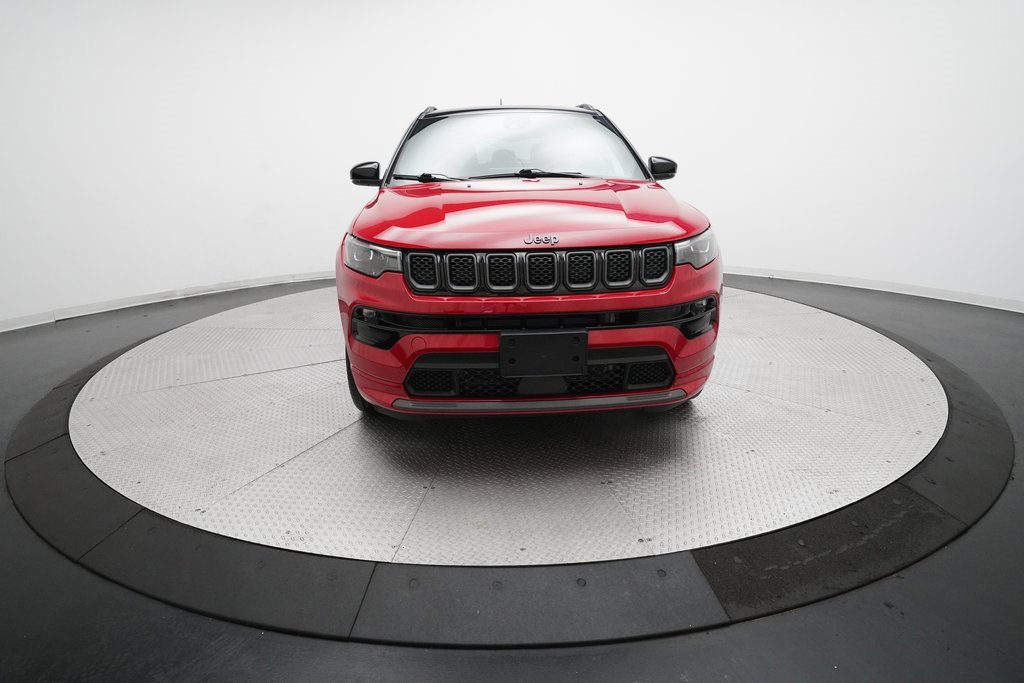 Used 2024 Jeep Compass Limited w/ High Altitude Package image 11