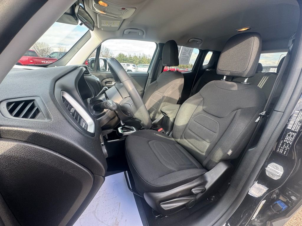 Used 2020 Jeep Renegade Latitude image 12