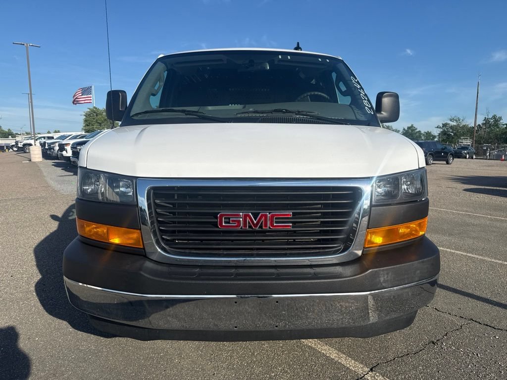 Used 2024 GMC Savana 2500 w/ Driver Convenience Package RWD image 2