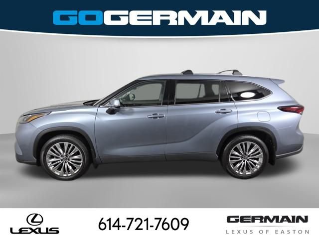 Used 2024 Toyota Highlander Platinum image 12