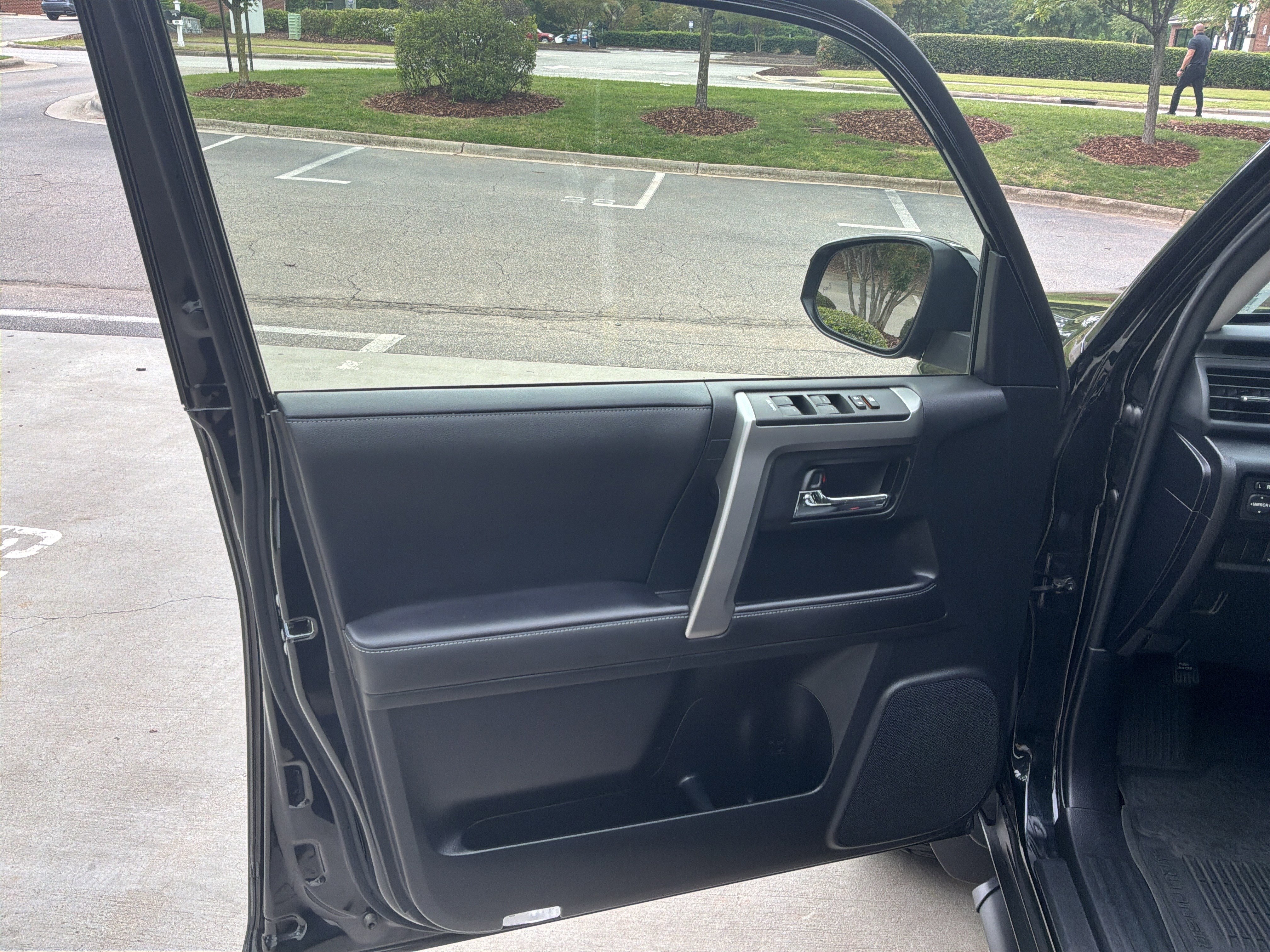 Used 2024 Toyota 4Runner SR5 Premium w/ Moonroof Package AWD/4WD image 14