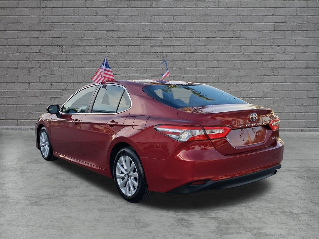Used 2018 Toyota Camry LE FWD image 7