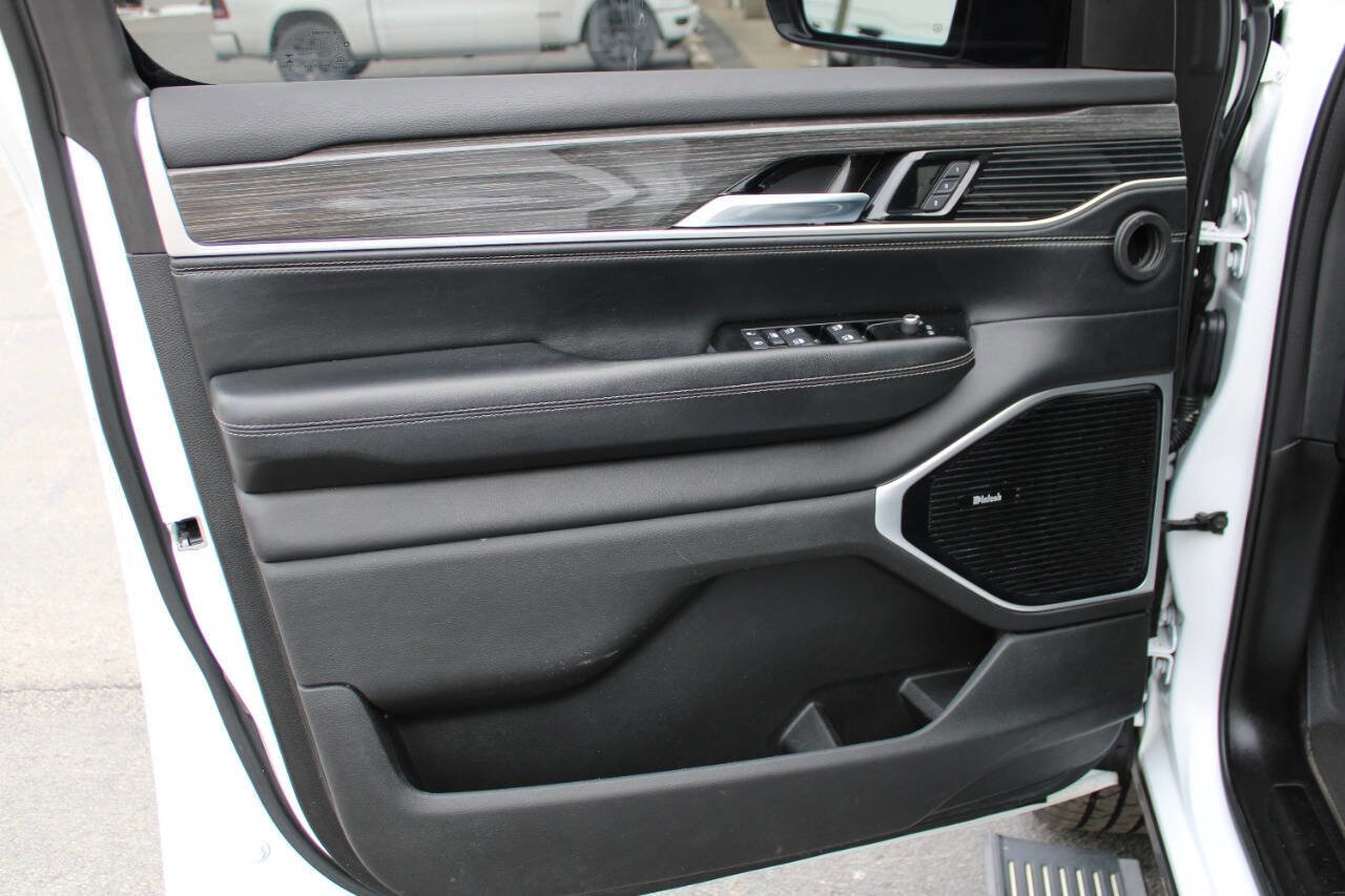 Used 2022 Jeep Wagoneer Series III w/ Premium Group I image 21