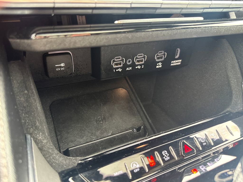 Used 2023 Jeep Wagoneer Series II w/ Convenience Group I AWD/4WD image 32