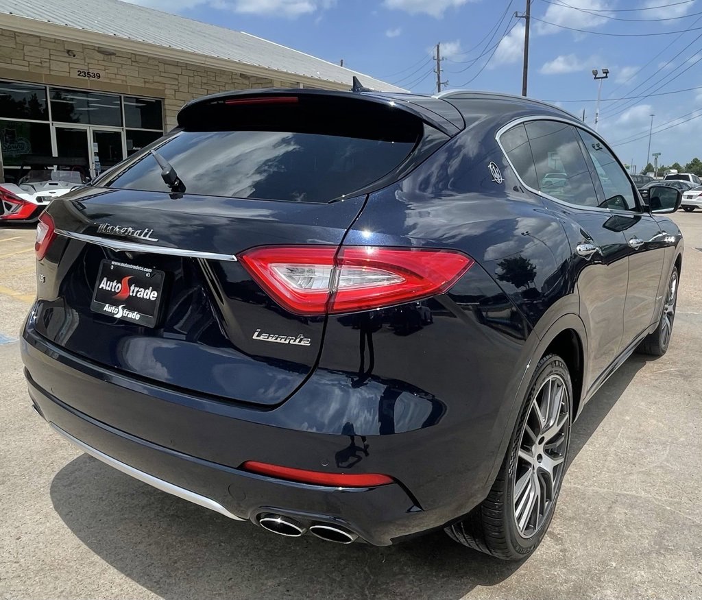 Used 2019 Maserati Levante GranLusso image 6