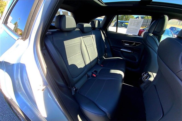 Used 2025 Mercedes-Benz GLC 300 4MATIC image 16