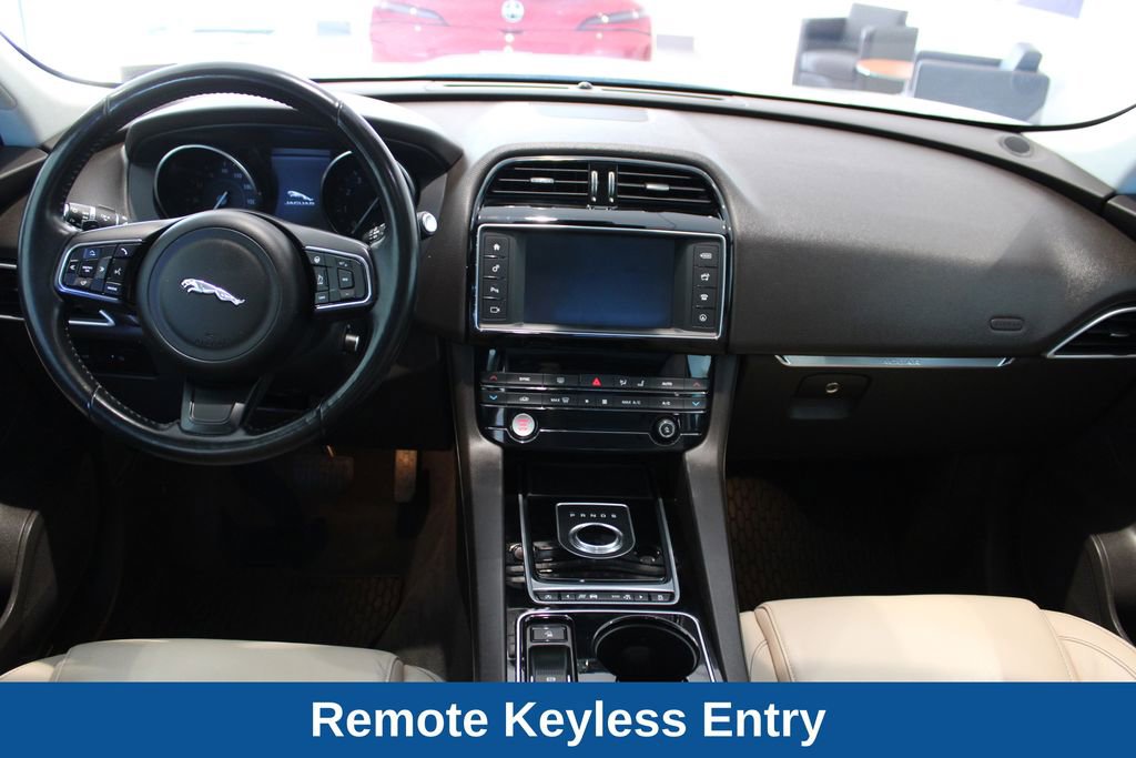 Used 2017 Jaguar F-PACE Prestige AWD/4WD image 8
