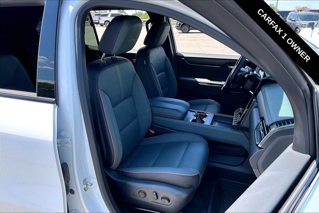 Used 2025 GMC Acadia AT4 AWD/4WD image 28