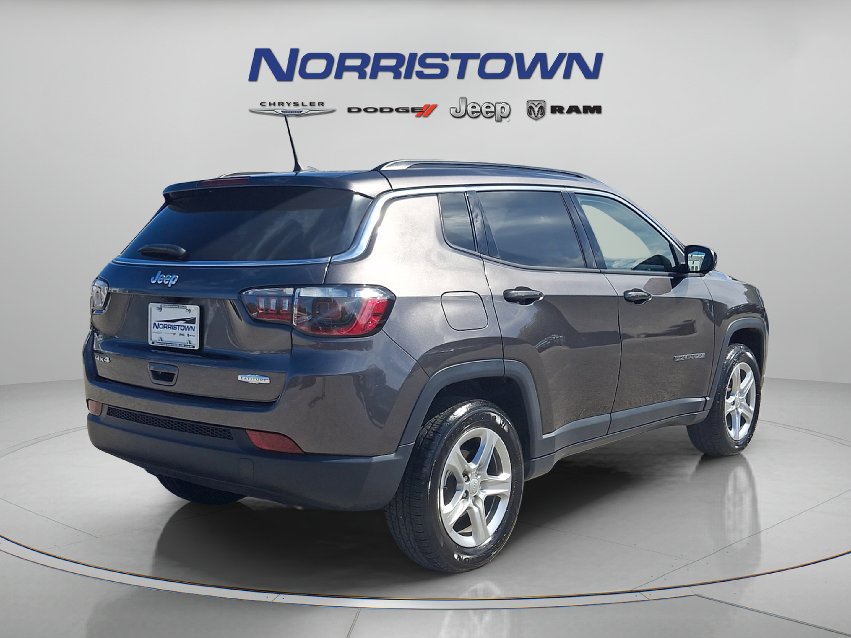 Certified 2023 Jeep Compass Latitude w/ Sun and Sound Group AWD/4WD image 6