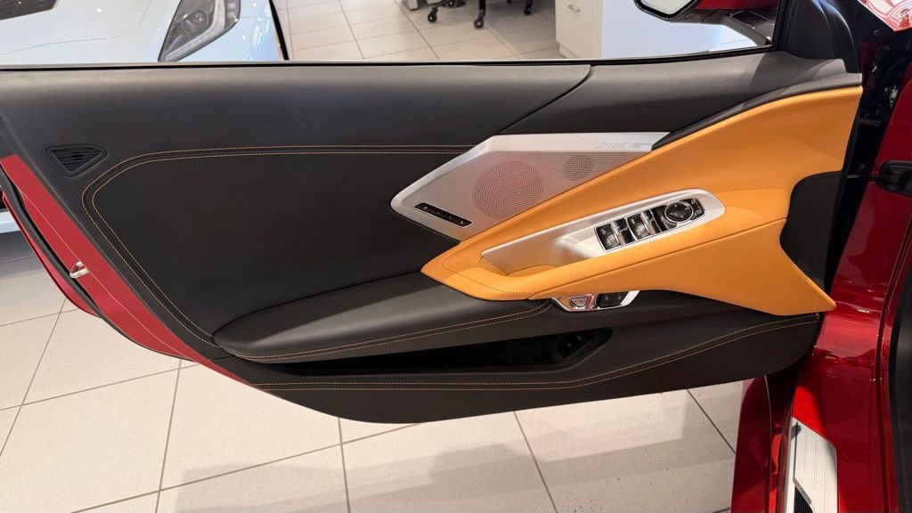 Used 2021 Chevrolet Corvette Stingray Premium Conv w/ Z51 Performance Package image 21