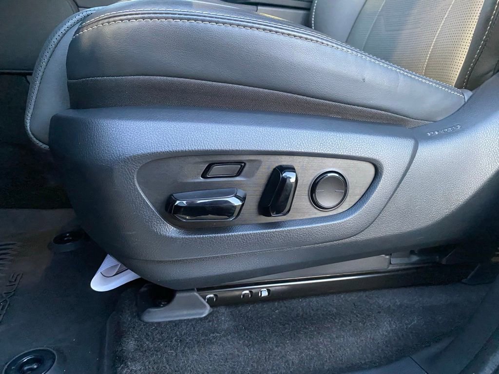 Used 2024 Lexus GX 550 w/ Accessory Package (Z1) image 11