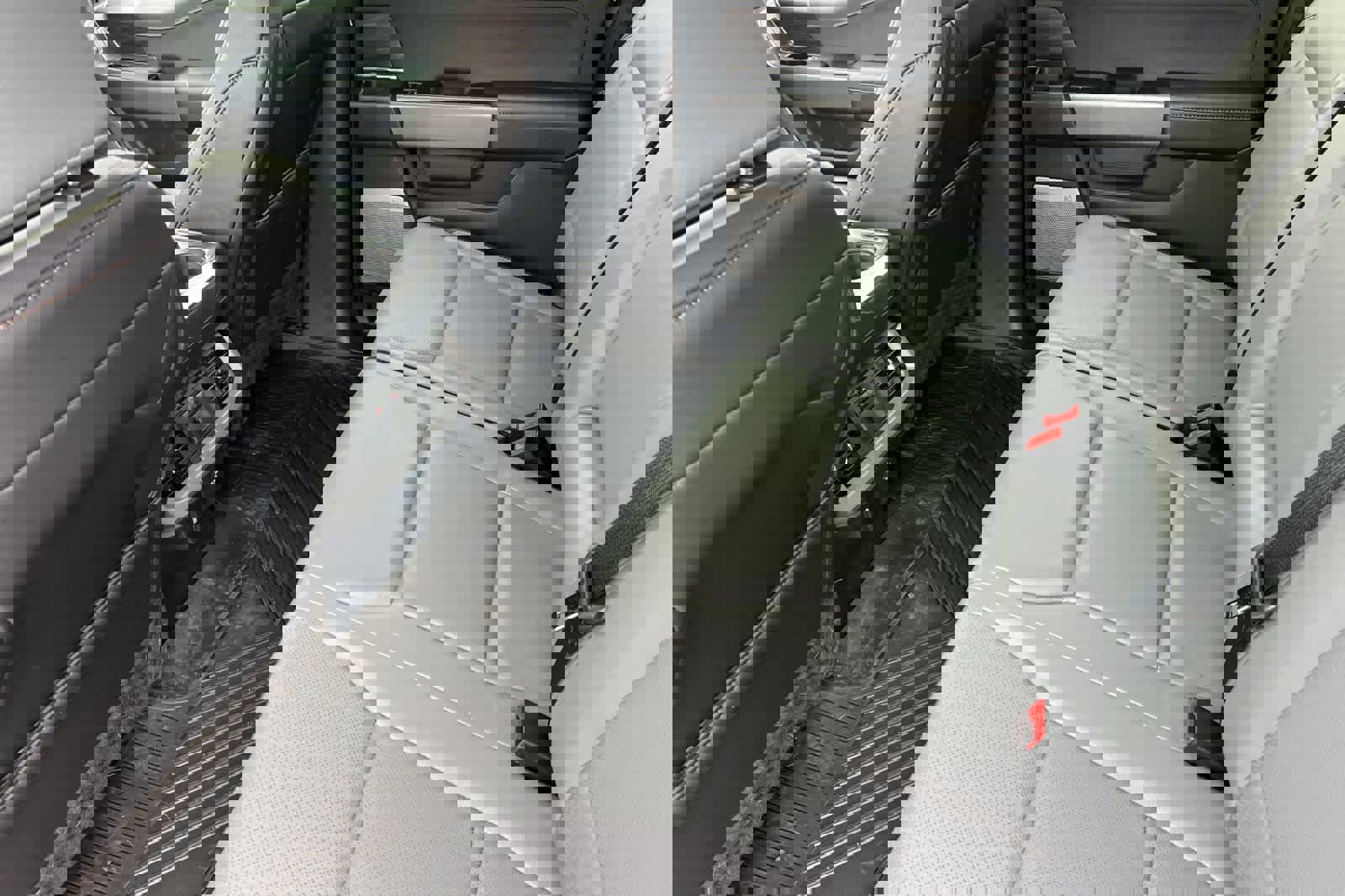 Used 2024 Ford F150 Lightning Lariat image 5