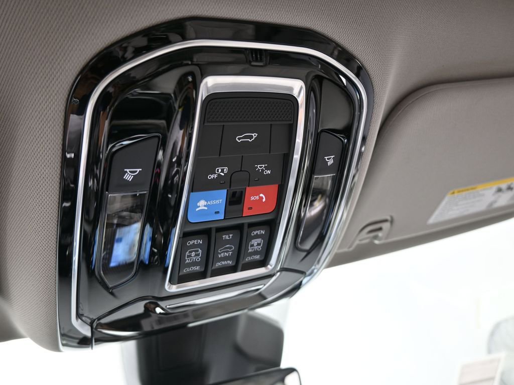 Used 2024 Jeep Grand Wagoneer L 4WD image 35