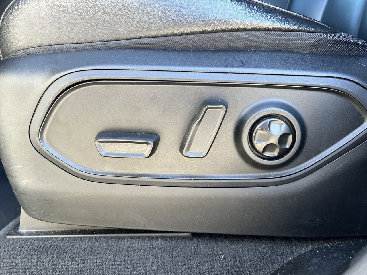 Used 2024 Jeep Grand Cherokee Limited 4xe image 23