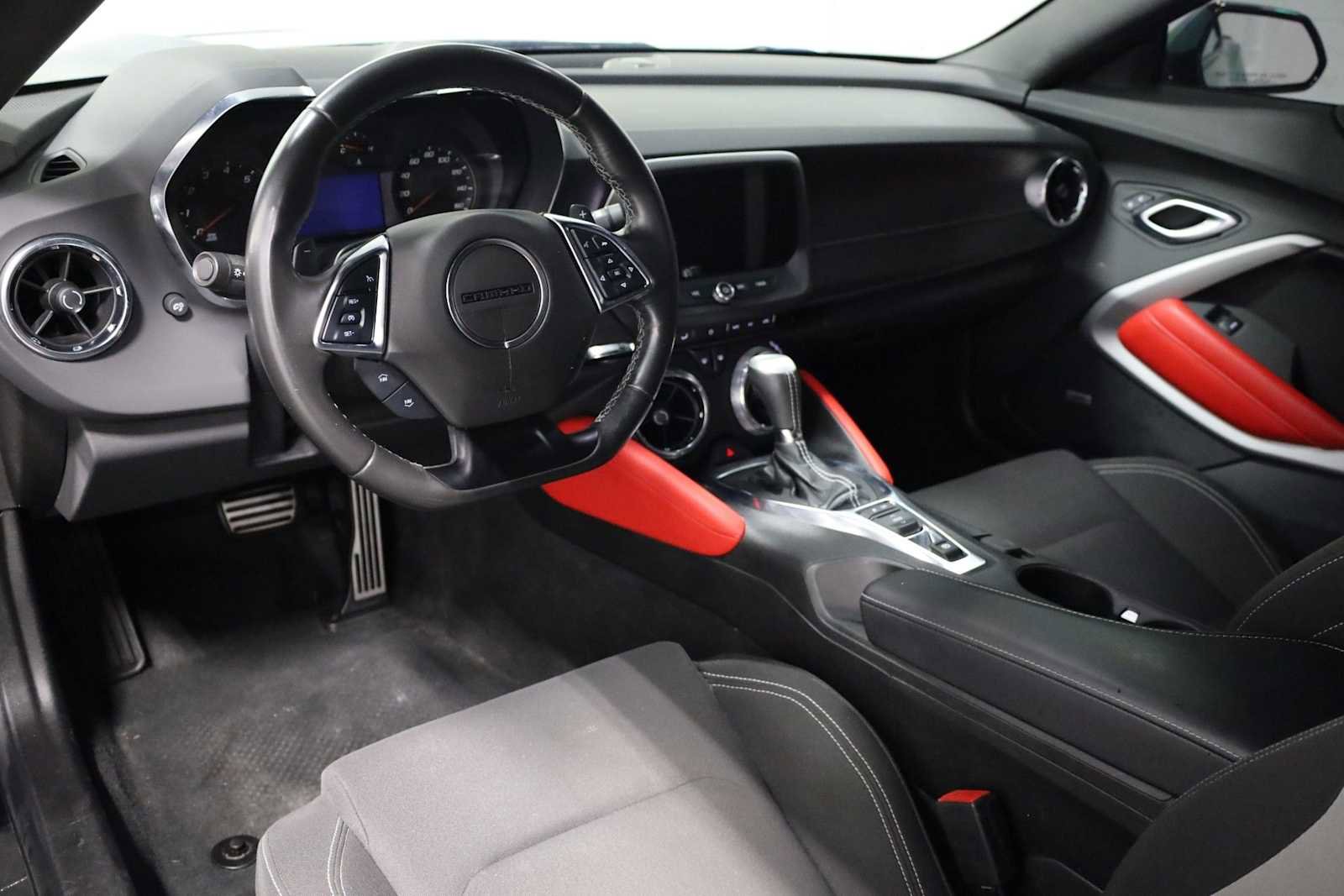 Used 2023 Chevrolet Camaro LT w/ Technology Package image 4