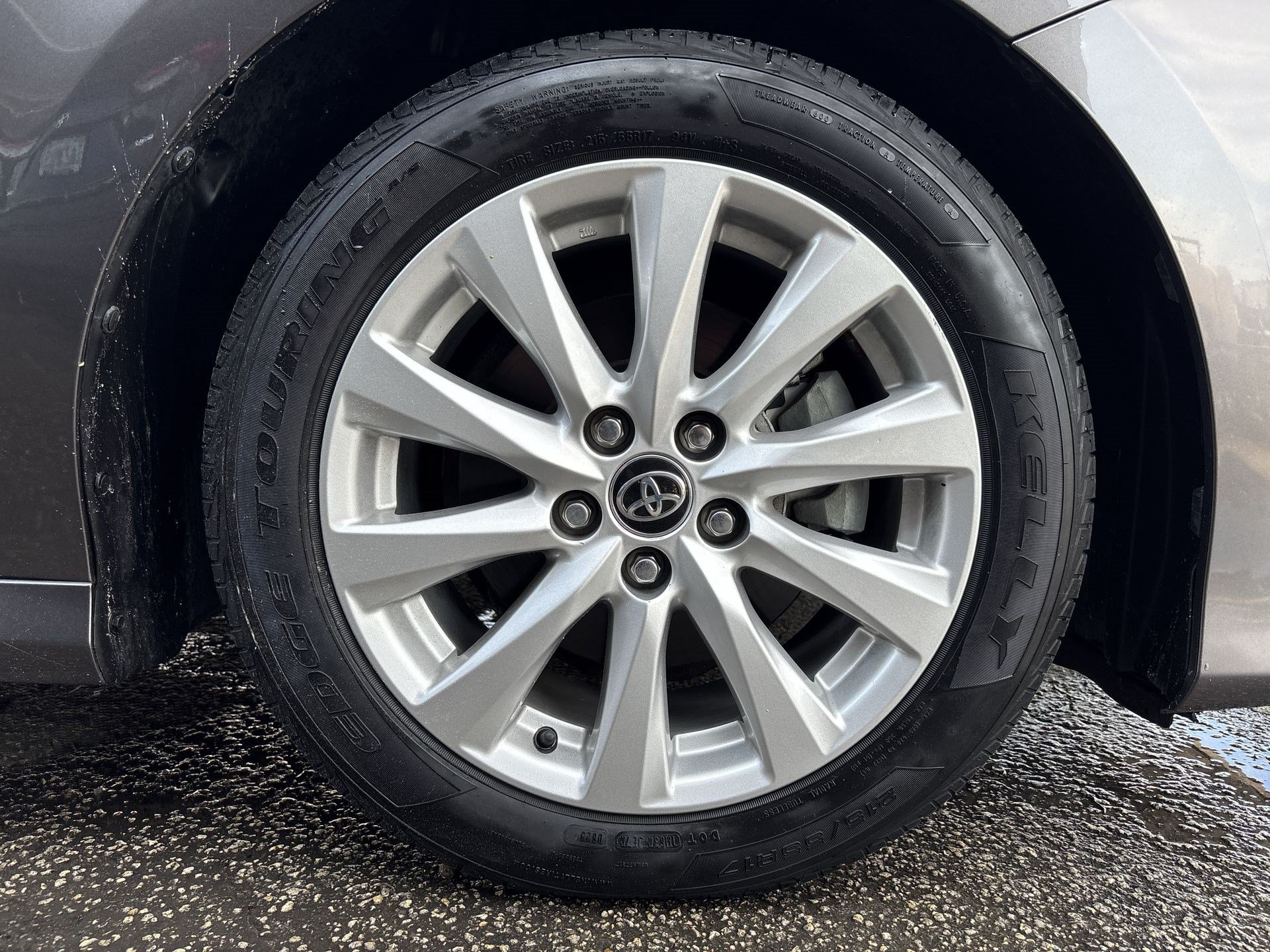 Used 2020 Toyota Camry LE FWD image 18
