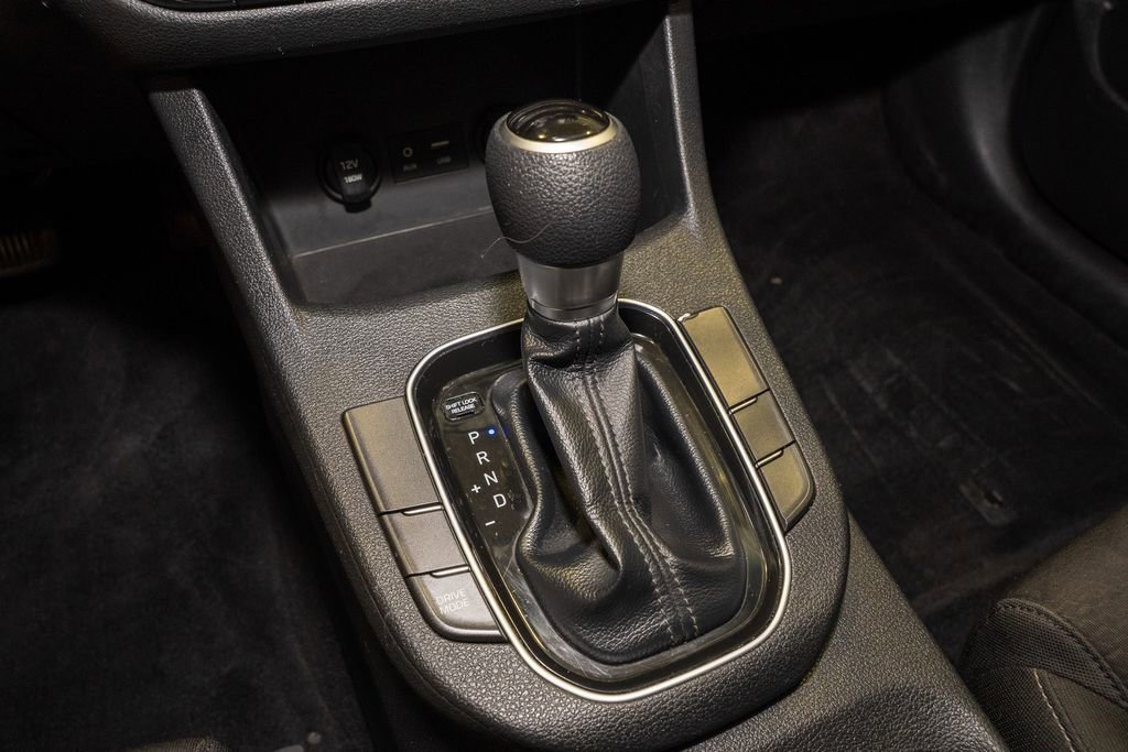 Used 2018 Hyundai Elantra GT image 15