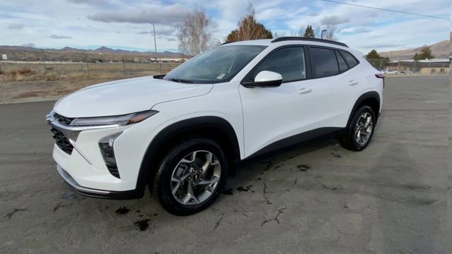 New 2026 Chevrolet Trax LT w/ LT Convenience Package FWD image 4