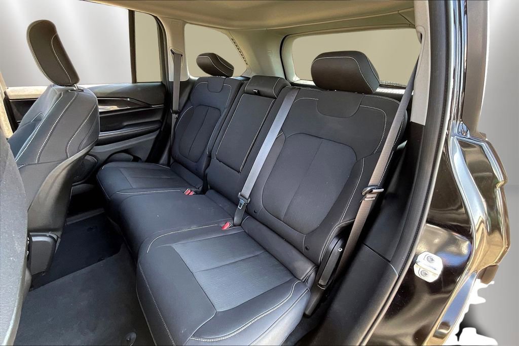 Used 2023 Jeep Grand Cherokee Laredo w/ Trailer Tow Prep Group (B) image 22