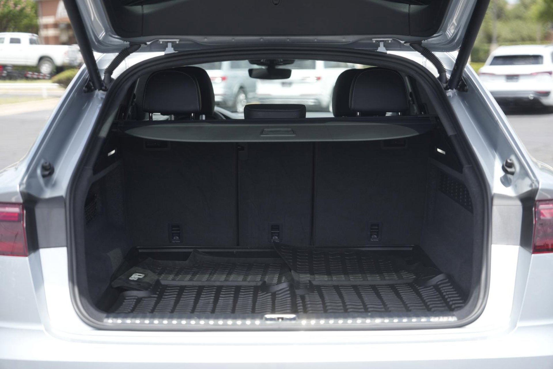 Certified 2025 Audi Q8 Prestige w/ Prestige Package image 31