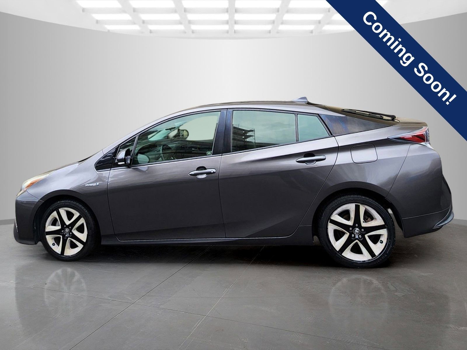 Used 2016 Toyota Prius Three image 4