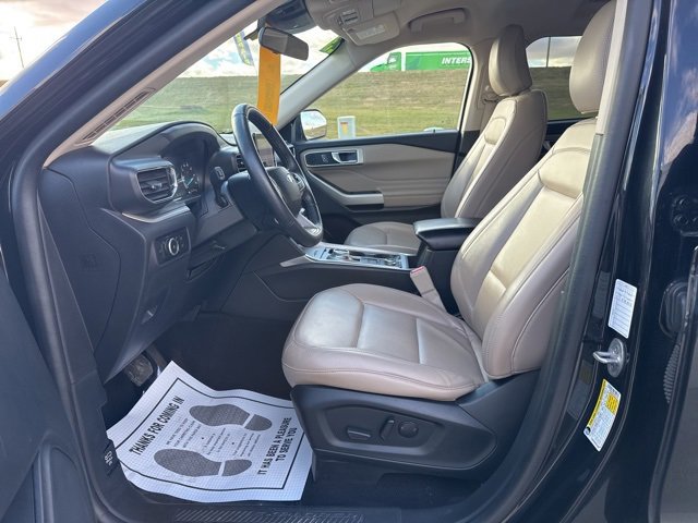 Used 2023 Ford Explorer XLT w/ Equipment Group 202A image 9