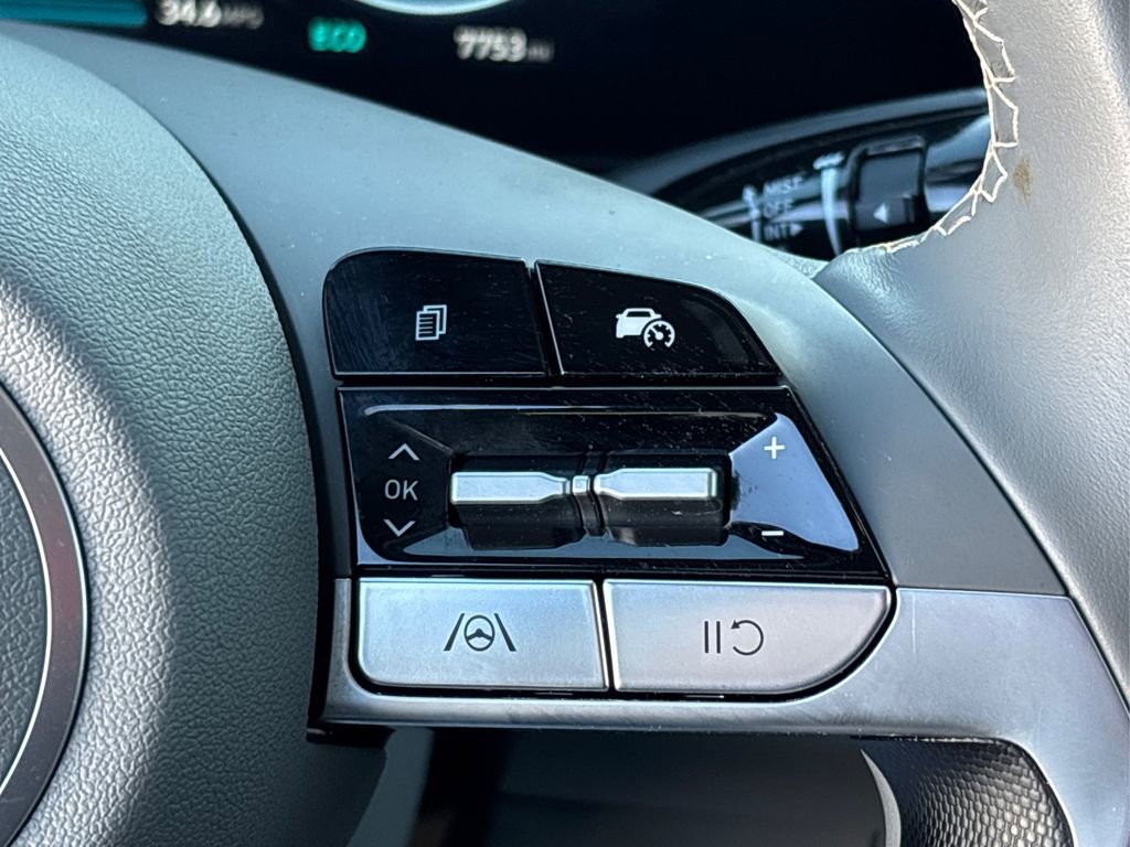 Certified 2025 Hyundai Elantra SEL image 26