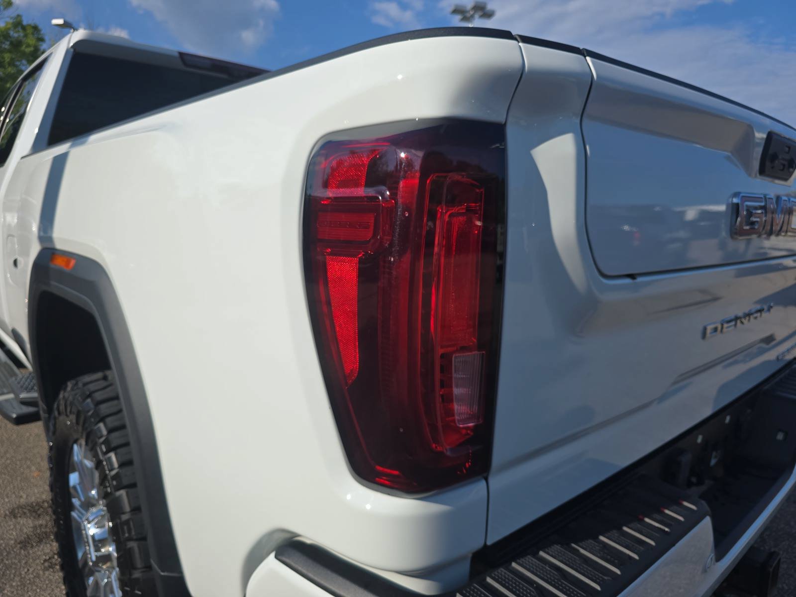 Used 2020 GMC Sierra 2500 Denali w/ Denali Ultimate Package AWD/4WD image 34