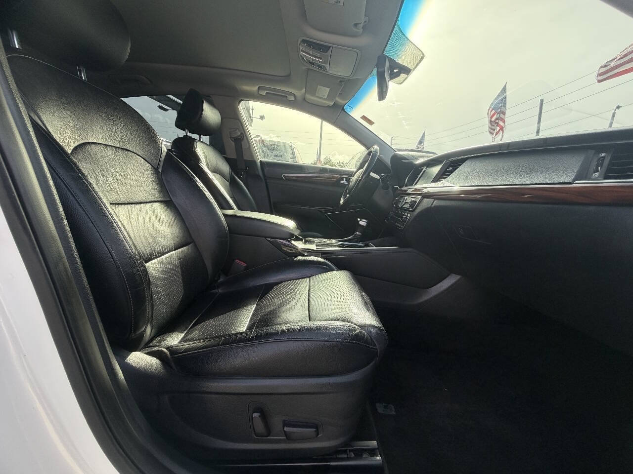 Used 2017 Kia Cadenza Premium FWD image 26