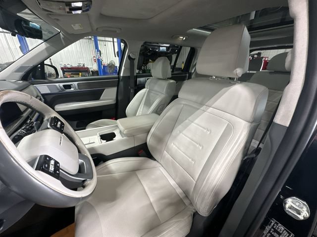 Used 2025 Hyundai Santa Fe Calligraphy AWD/4WD image 17