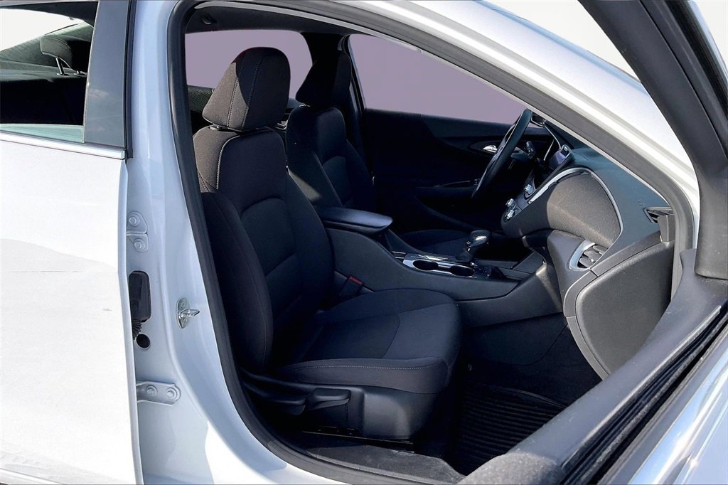 Used 2024 Chevrolet Malibu LS image 30